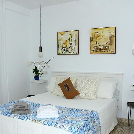 Apartamento R Y C Aviles Bagian luar foto