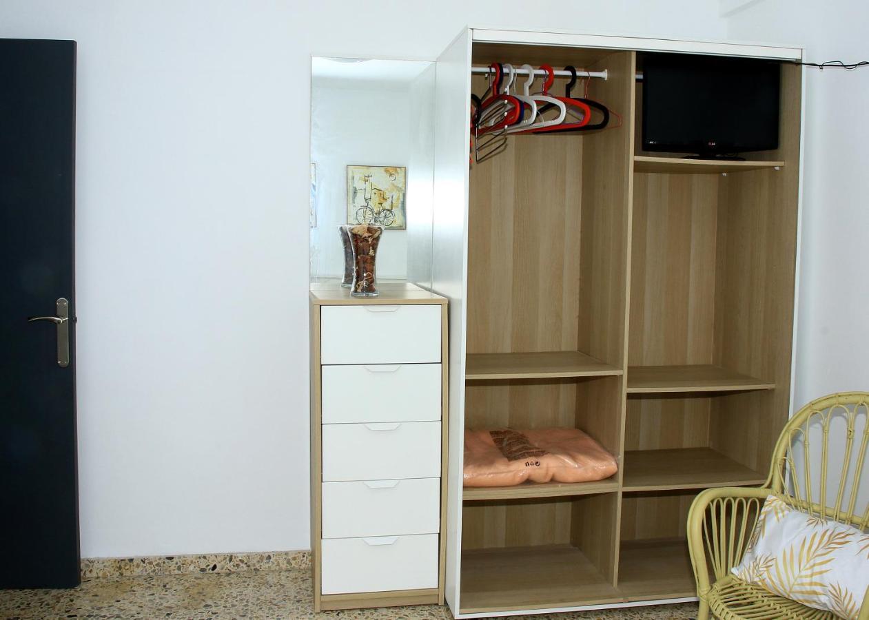 Apartamento R Y C Aviles Bagian luar foto