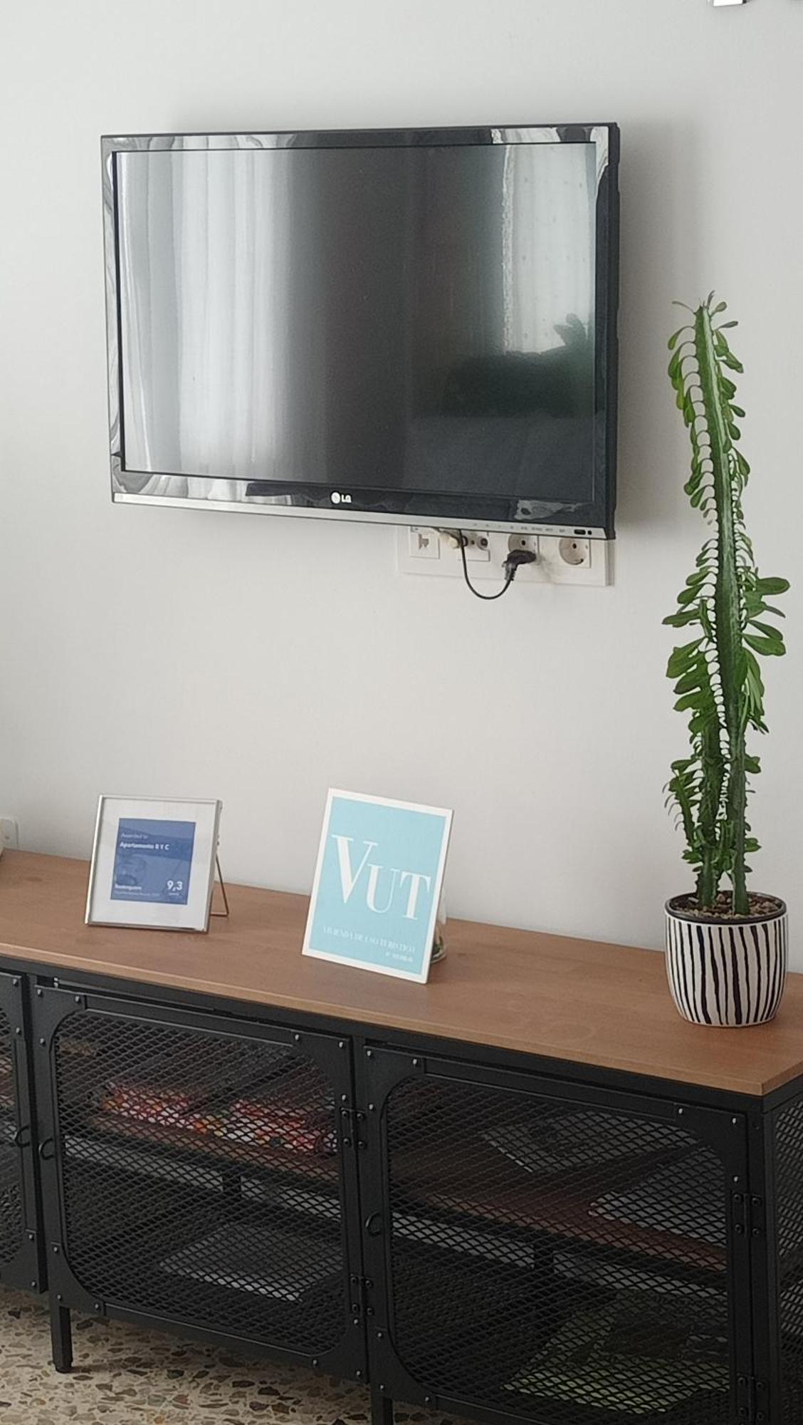 Apartamento R Y C Aviles Bagian luar foto